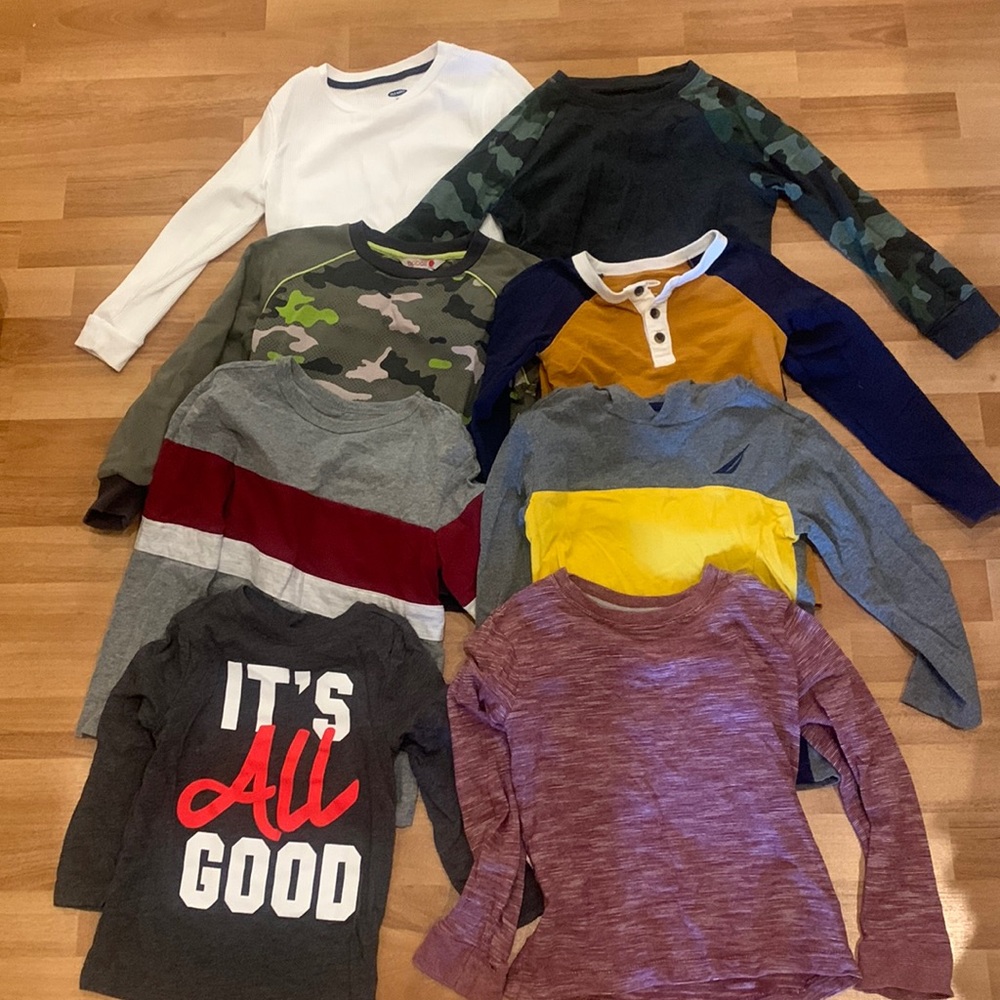 Long sleeve t shirts. Smoke free home.8 shirts total.